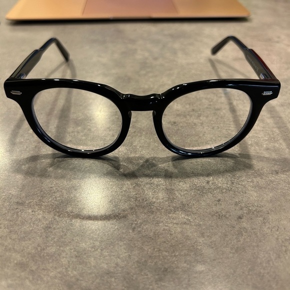 Prescription‎ Glasses  Frames - Picture 3 of 4